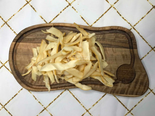 Минтай солёно-сушёный (рваный): Кальмар полукольца