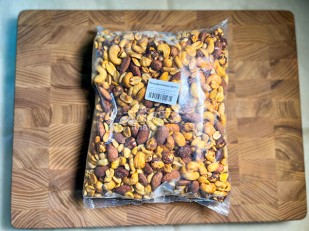 Сыр к пиву: Ореховая смесь ж/с Острая 