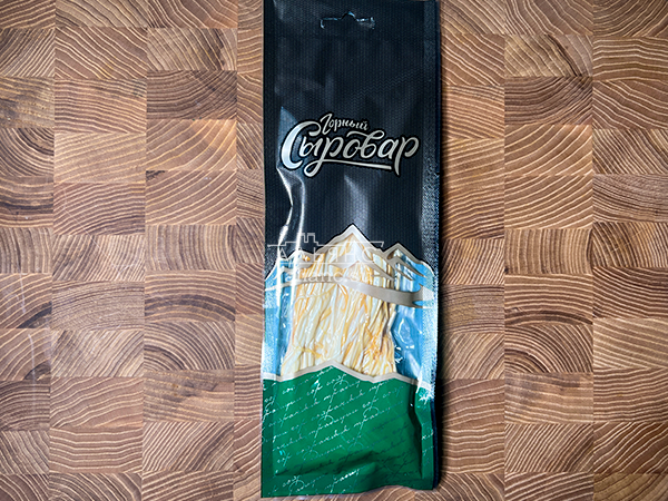 Сыр 60 гр ГОРНЫЙ СЫРОВАР (Паутинка копчёная) в Королеве