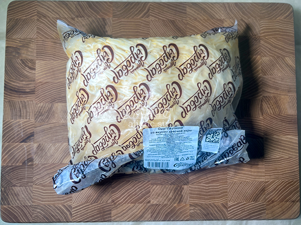 Сыр 1 кг ГОРНЫЙ СЫРОВАР (Паутинка со вкусом красной икры) в Королеве