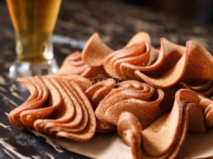 Деревенские гренки со вкусом чеснока и зеленью (Сурские): Ресторанные гренки со вкусом стейка